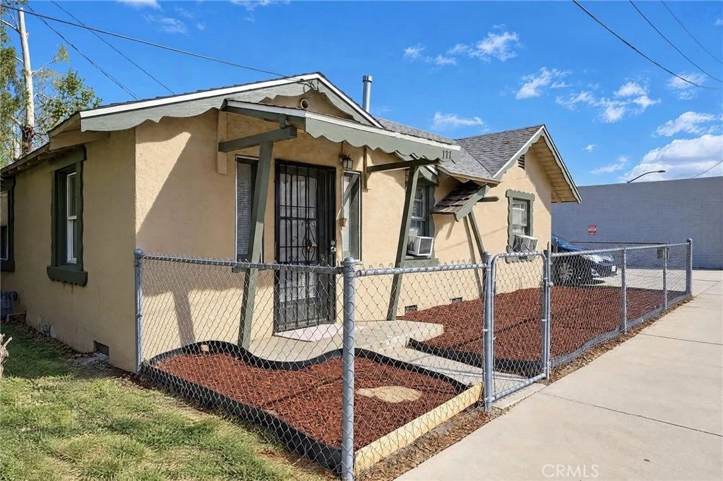 Photo of 177 W Main Street, San Jacinto, CA 92583 (MLS # SW26229420)