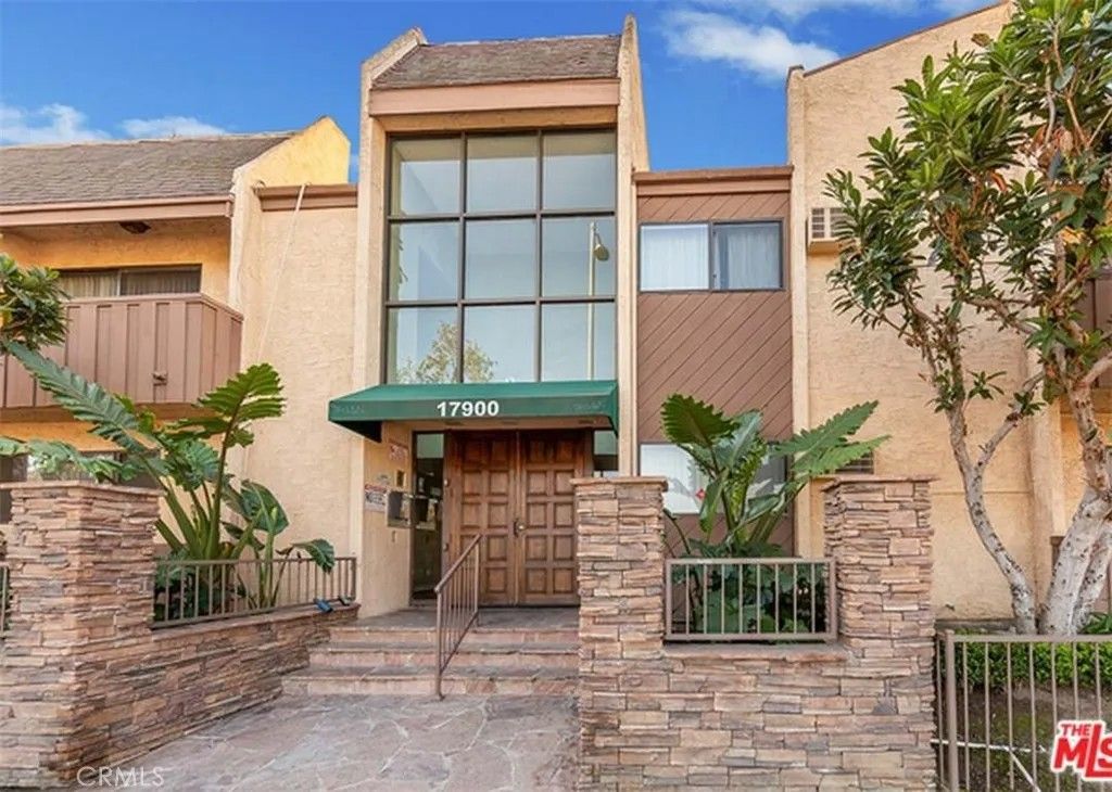 Photo of 17900 Sherman Way #226, Reseda, CA 91335 (MLS # SR26072417)