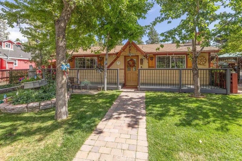 500 E Meadow