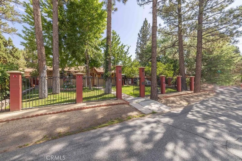 500 E Meadow