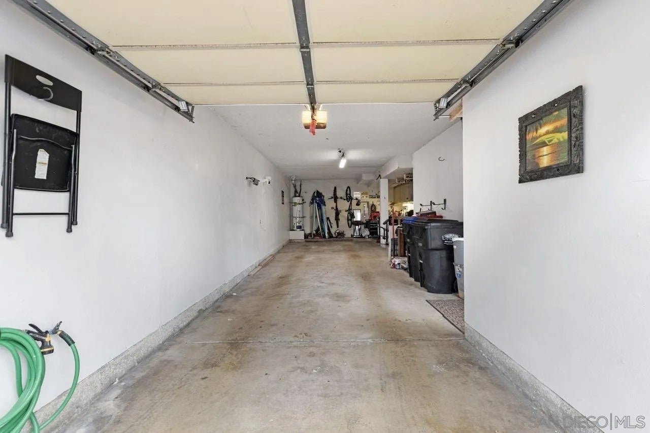 6121 Calle Mariselda 304