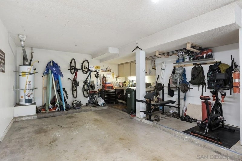 6121 Calle Mariselda 304
