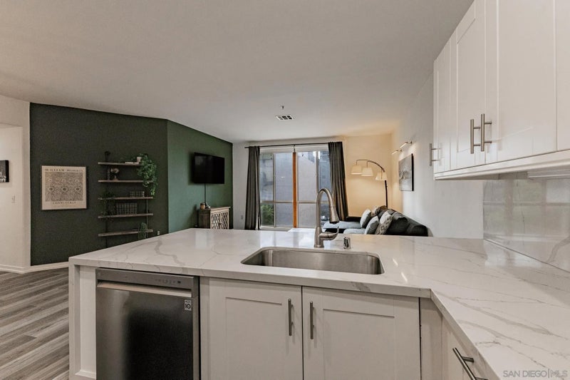 1501 Front St 302