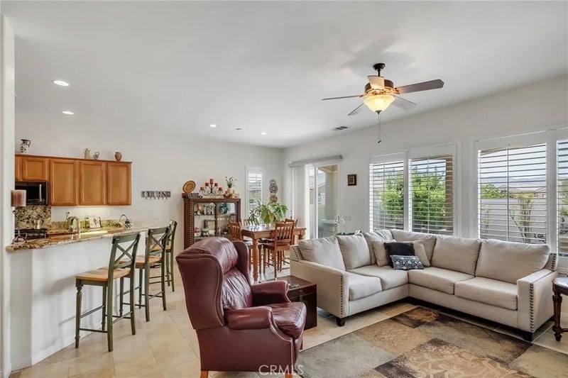 19441 Royal Oaks