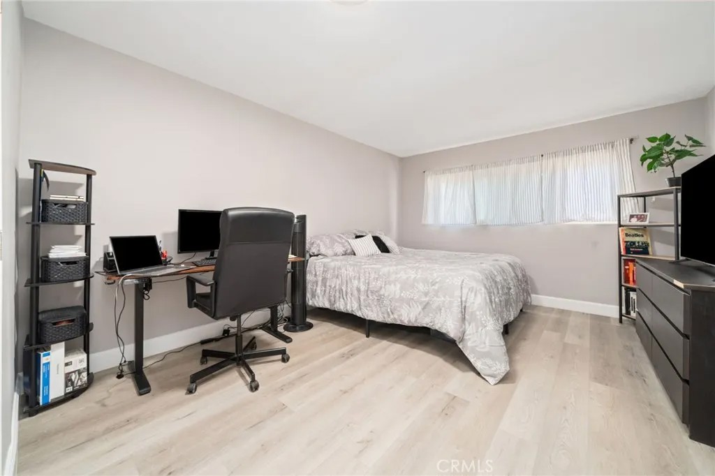 609 S. Newhope St Unit B B