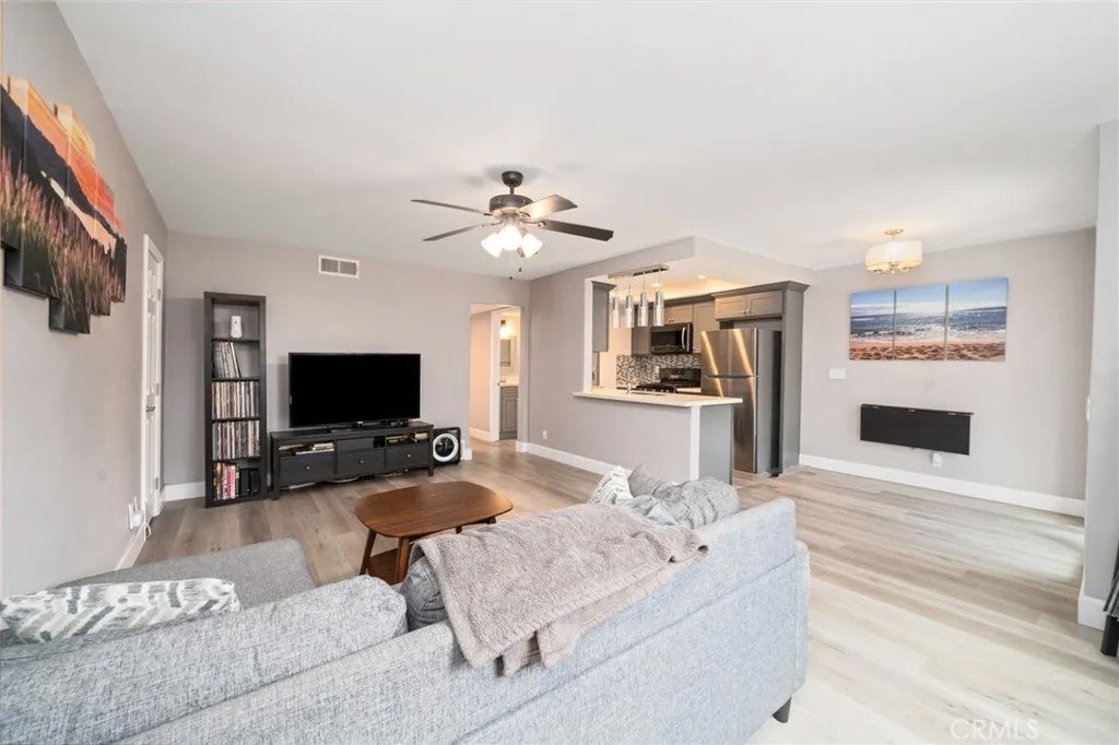 609 S. Newhope St Unit B B
