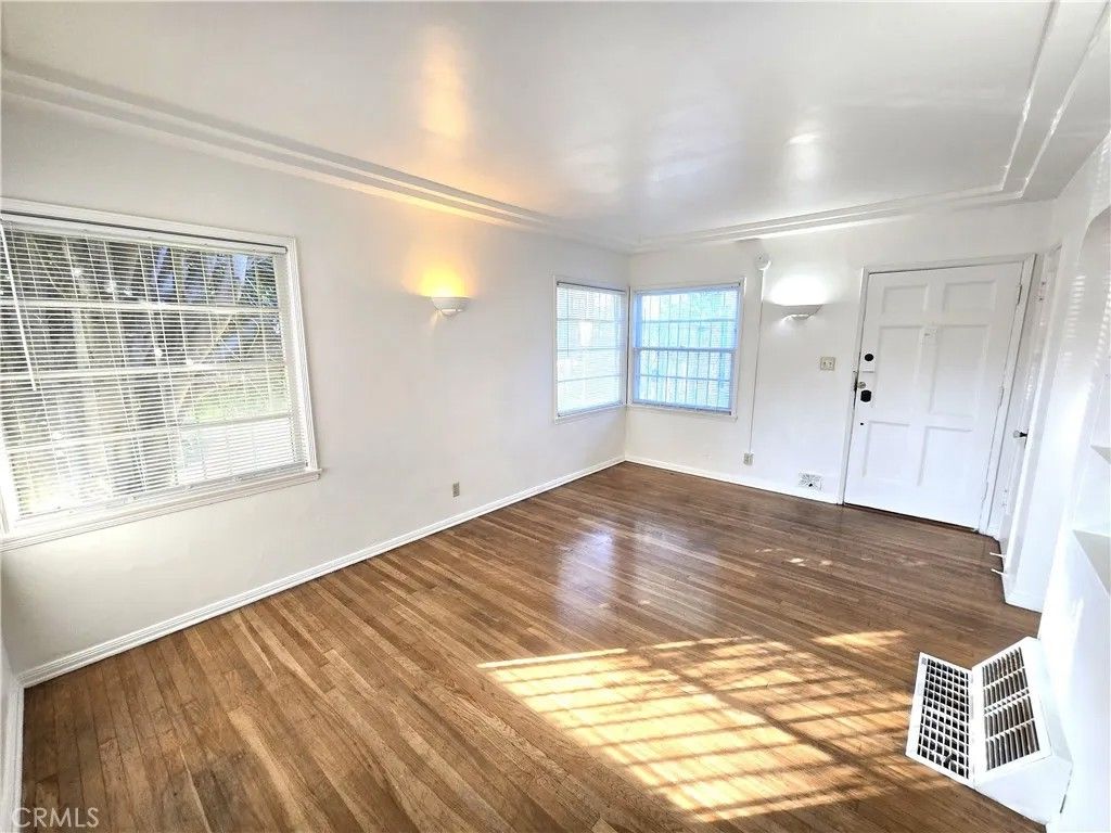 Photo of 146 N Hamilton Drive #A, Beverly Hills, CA 90211 (MLS # SB25278182)