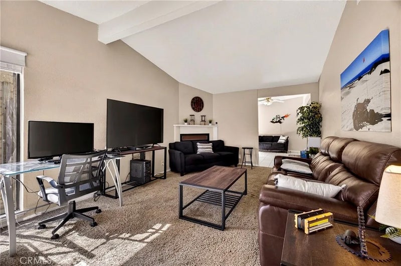 6 Orangewood Way