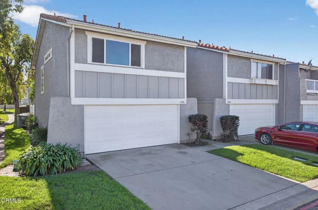 Photo of 1308 Gina Drive, Oxnard, CA 93030 (MLS # V1-33532)