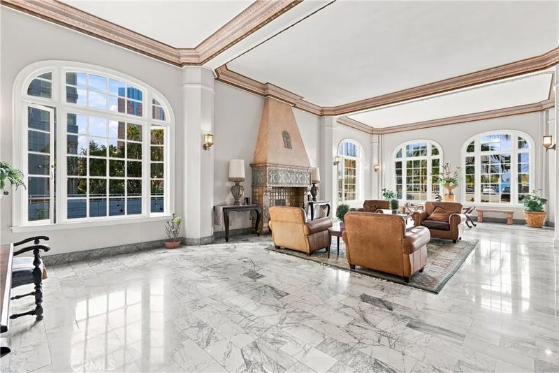 360 W OCEAN BLVD 407