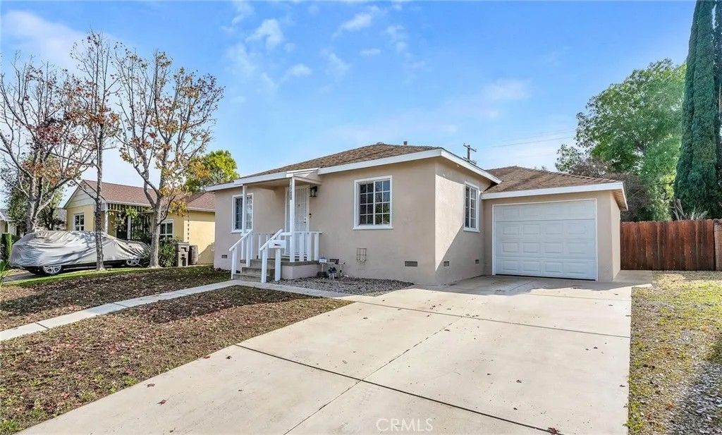 Photo of 17608 Martha, Encino, CA 91316 (MLS # SR26011365)
