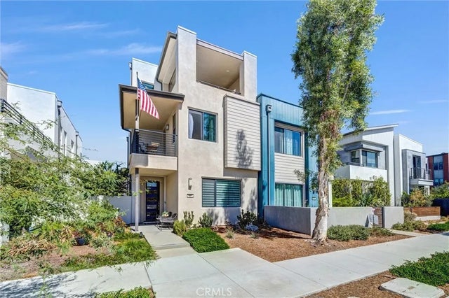 327 Novel, Irvine