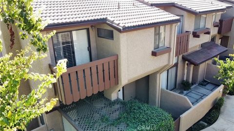 Tiny photo for 2425 Chandler Ave #4, Simi Valley, CA 90365 (MLS # AR25239673)