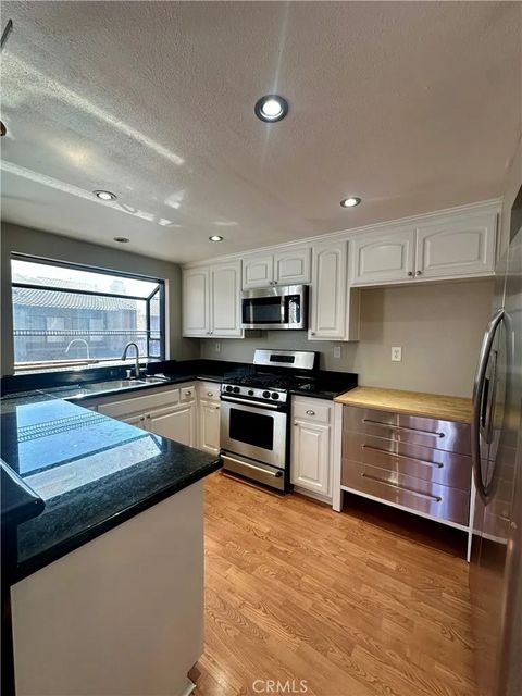 Tiny photo for 2425 Chandler Ave #4, Simi Valley, CA 90365 (MLS # AR25239673)