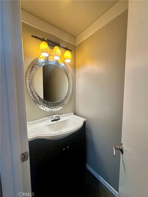 Tiny photo for 2425 Chandler Ave #4, Simi Valley, CA 90365 (MLS # AR25239673)
