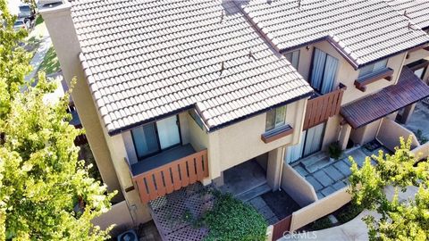 Tiny photo for 2425 Chandler Ave #4, Simi Valley, CA 90365 (MLS # AR25239673)