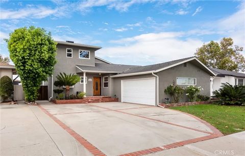 Tiny photo for 2007 W 180th Place Place, Torrance, CA 90504 (MLS # SB25215196)