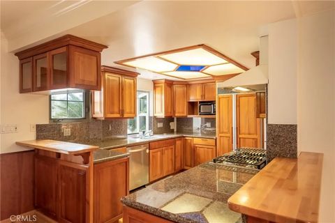 Tiny photo for 2007 W 180th Place Place, Torrance, CA 90504 (MLS # SB25215196)