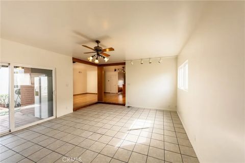 Tiny photo for 2007 W 180th Place Place, Torrance, CA 90504 (MLS # SB25215196)