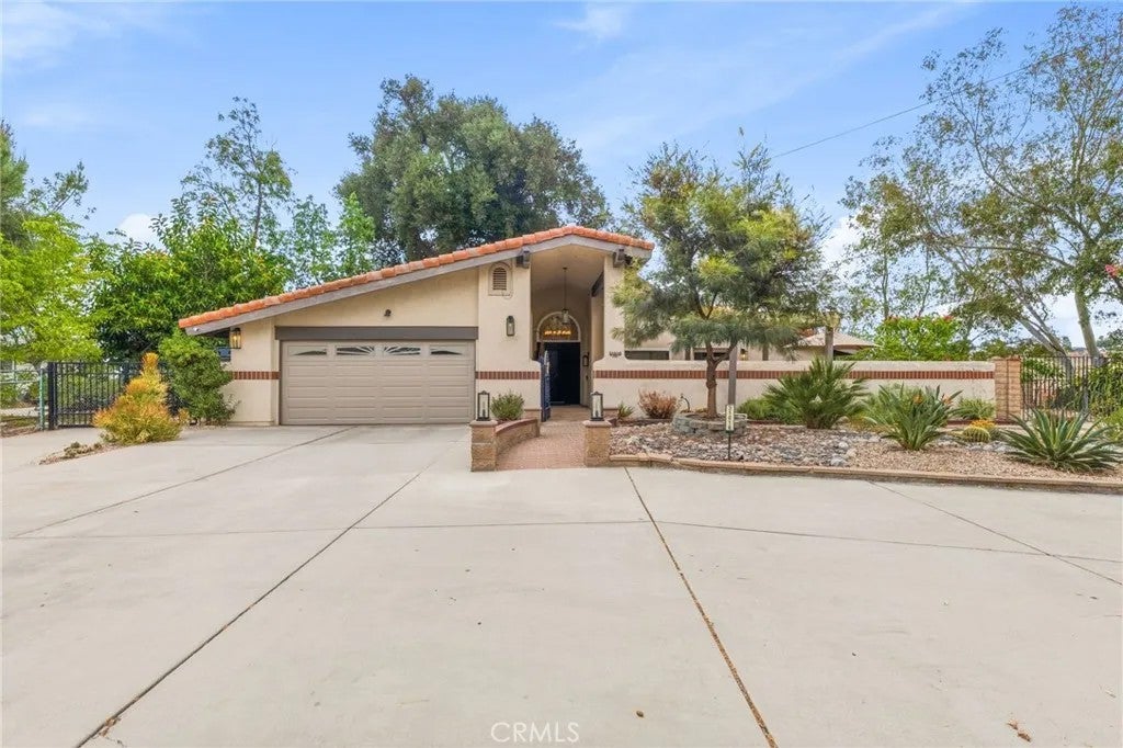 31016 E Sunset Drive North