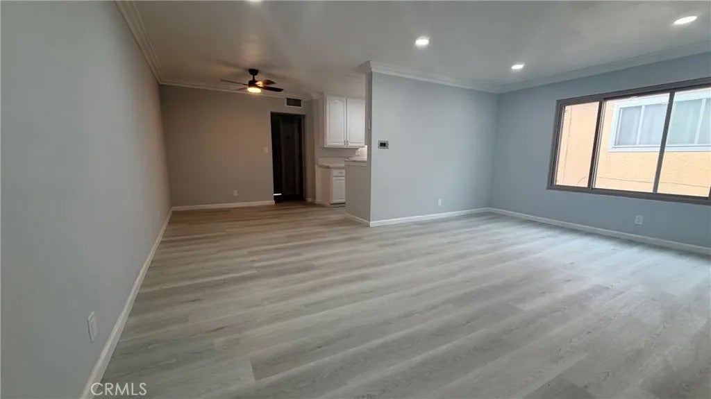 110 E Hillcrest