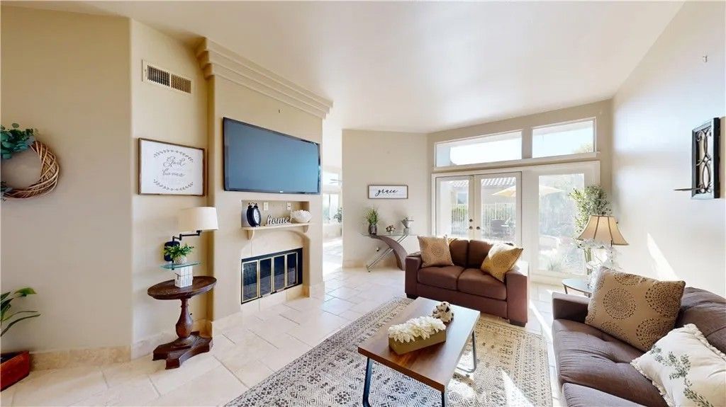 Photo of 1624 Caminito Solidago, La Jolla, CA 92037 (MLS # CV26073912)