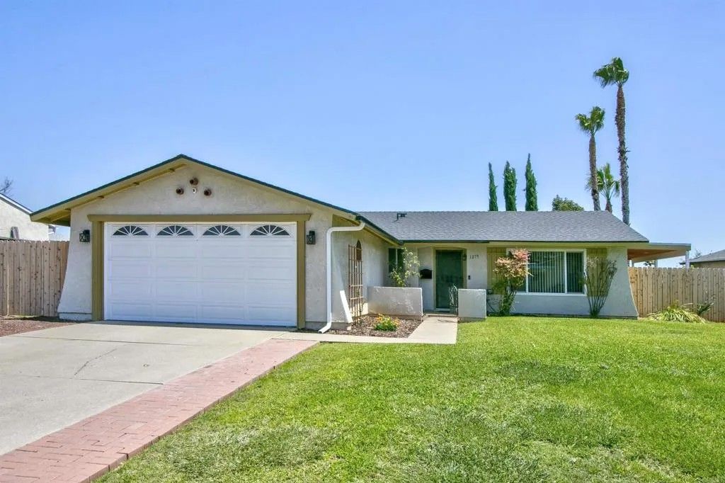 Photo of 1279 Siggson Ave, Escondido, CA 92027 (MLS # NDP2605022)