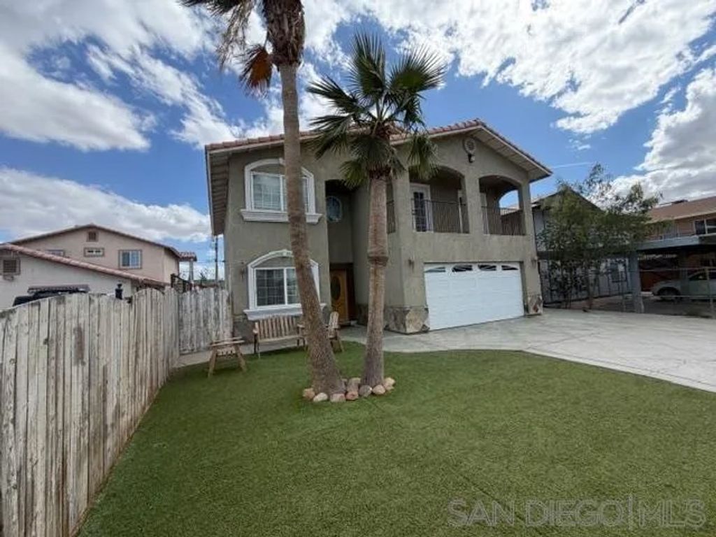 Photo of 920 E 4th St, Calexico, CA 92231 (MLS # 260009252)