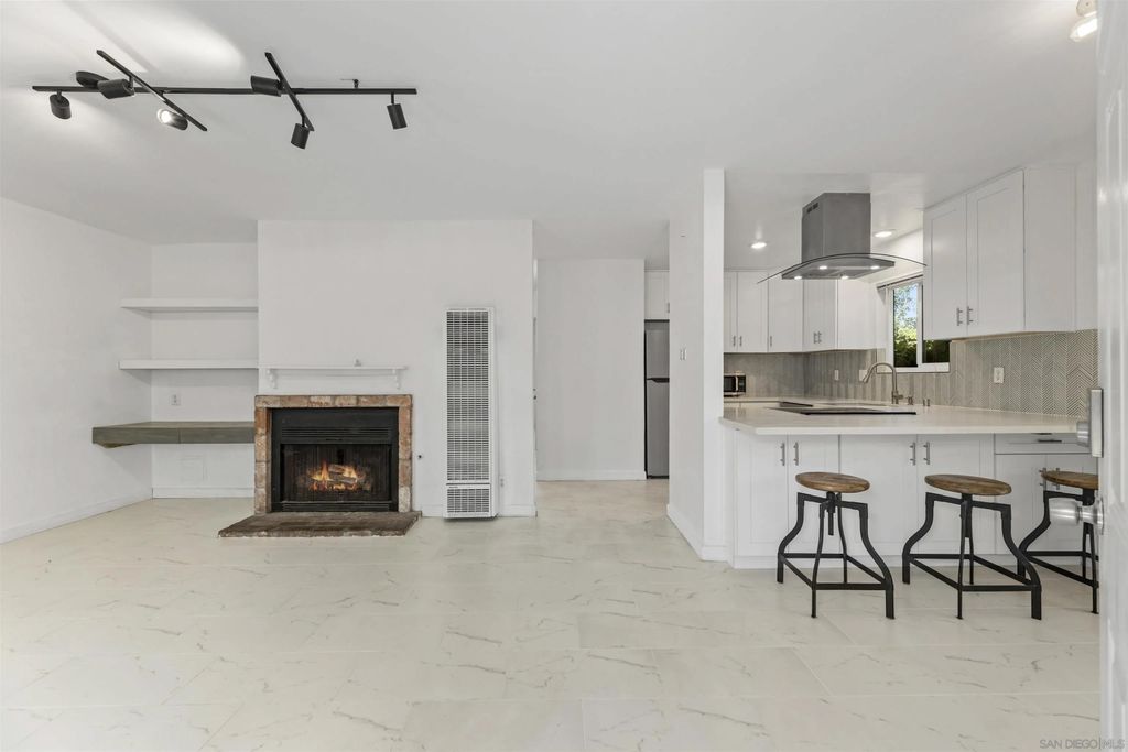 Photo of 125 W Vermont Ave #B, Escondido, CA 92025 (MLS # 250041081)