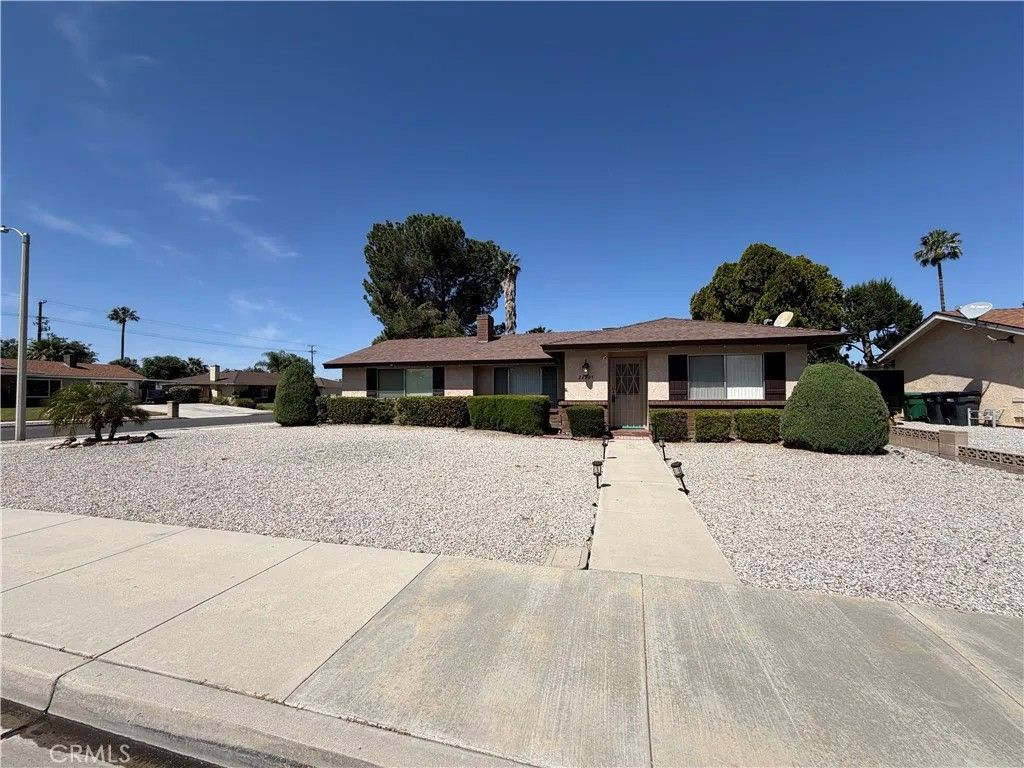 Photo of 26205 Lodgepole Ct, Hemet, CA 92544 (MLS # IV26082846)