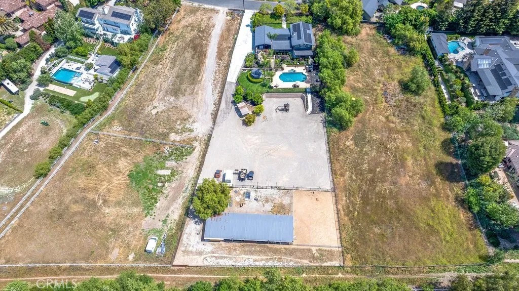 1631 Hauser Cir
