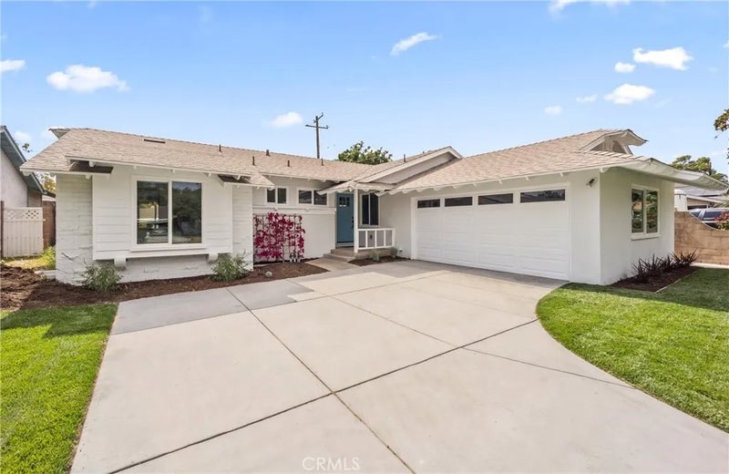 2218 Lewis