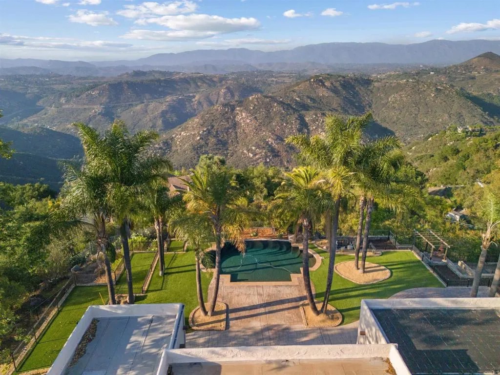 28690 Mountain Lilac Road