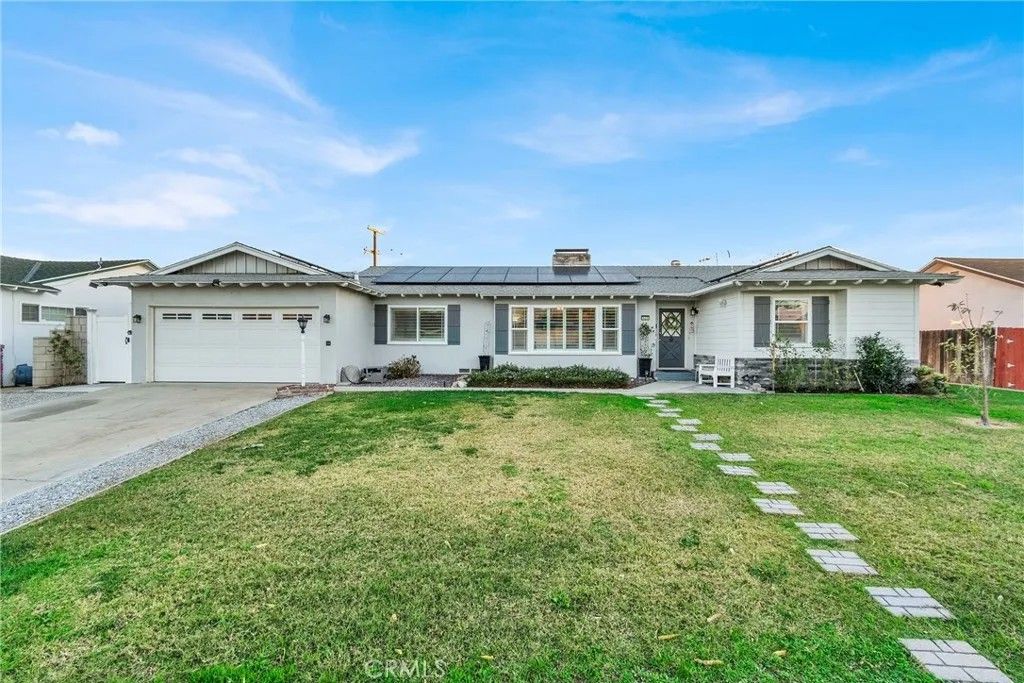 Photo of 133 E Van Koevering St, Rialto, CA 92376 (MLS # CV25282479)