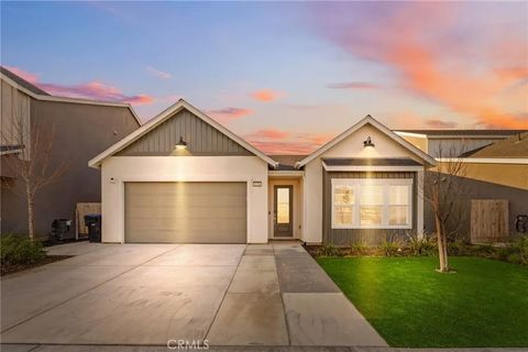 Photo of 3731 N Summers Court, Visalia, CA 93291 (MLS # NP26000363)