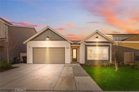 Photo of 3731 N Summers Court, Visalia, CA 93291 (MLS # NP26000363)