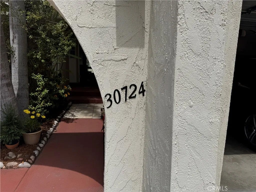 30724 CALLE RESPLENDOR