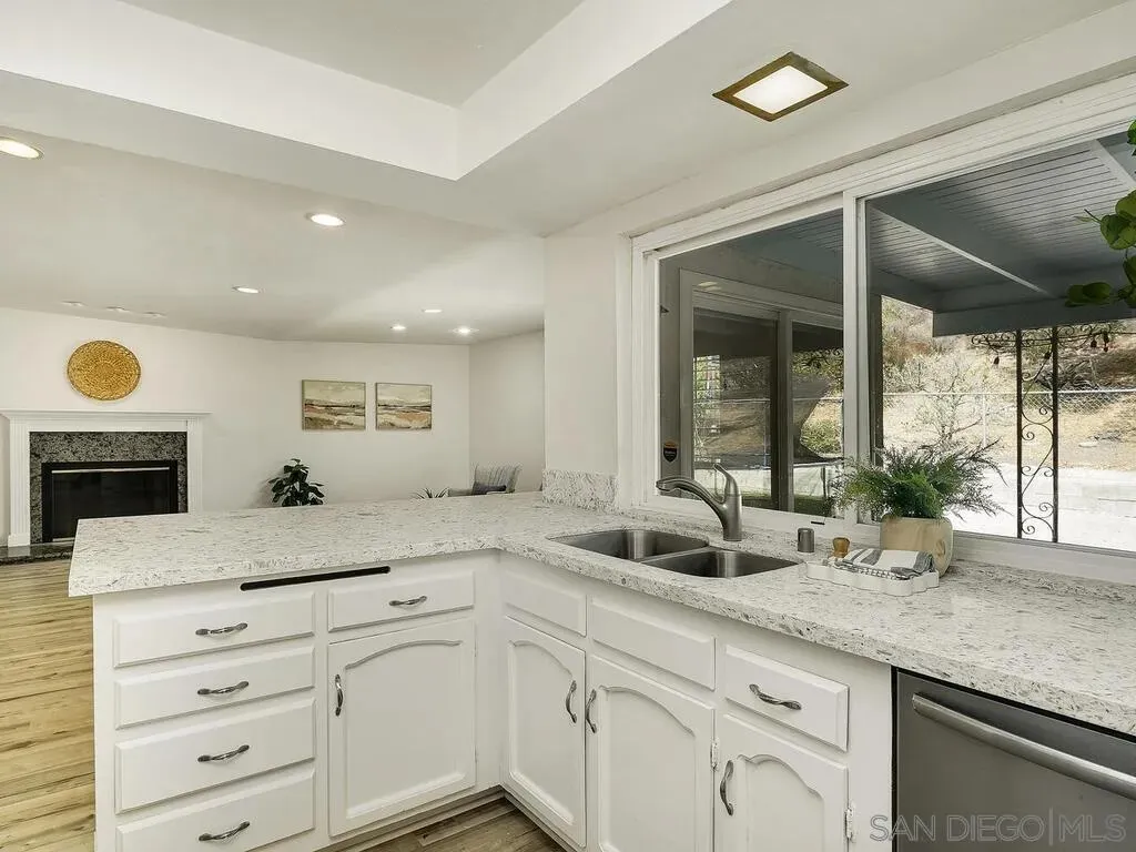 San Diego, California 92119, United States, 4 Bedrooms Bedrooms, ,3 BathroomsBathrooms,Residential,Active,196601