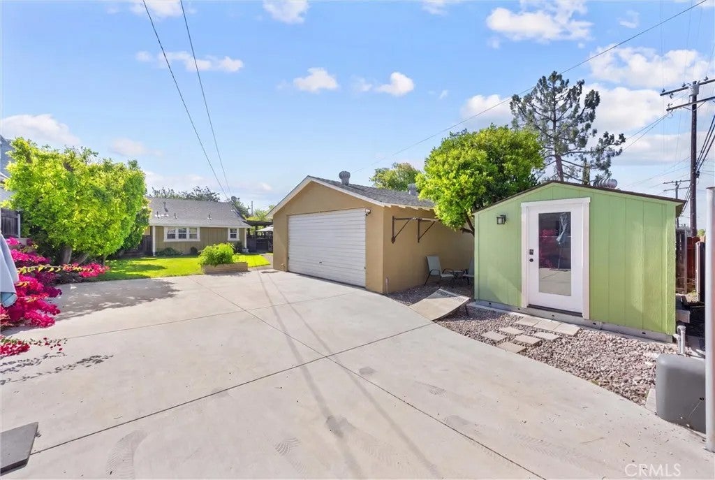 585 N 8th