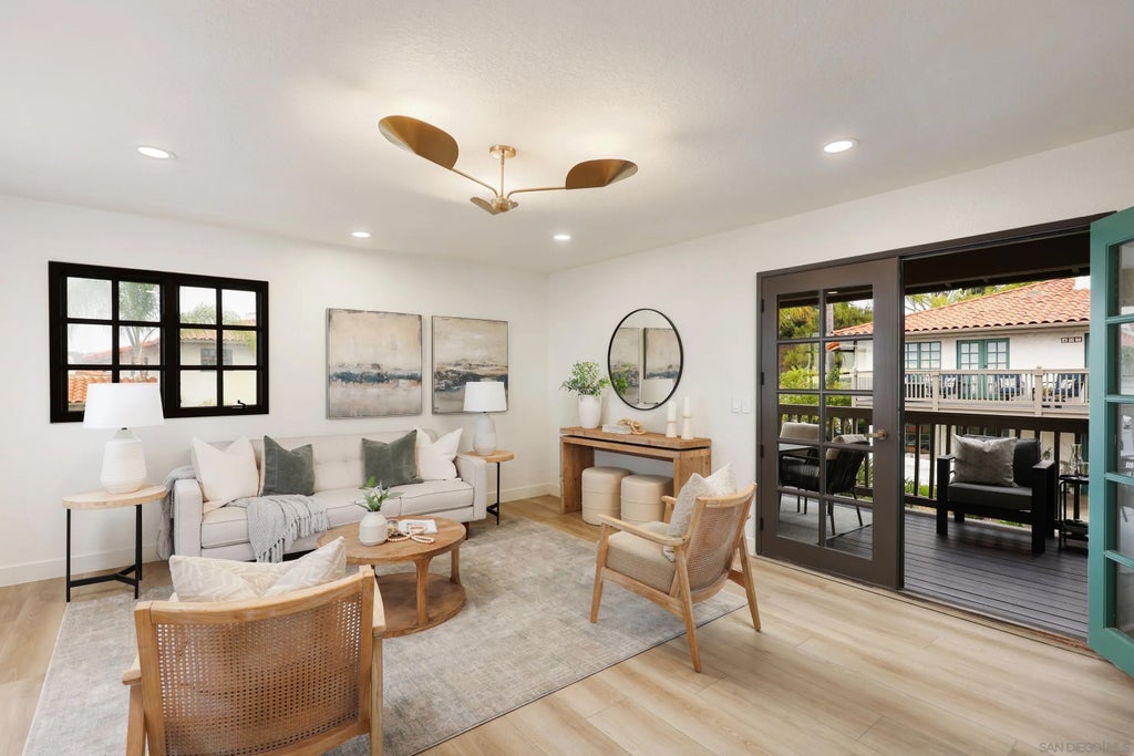 Photo of 406 Paseo Pacifica, Encinitas, CA 92024 (MLS # 260015258)