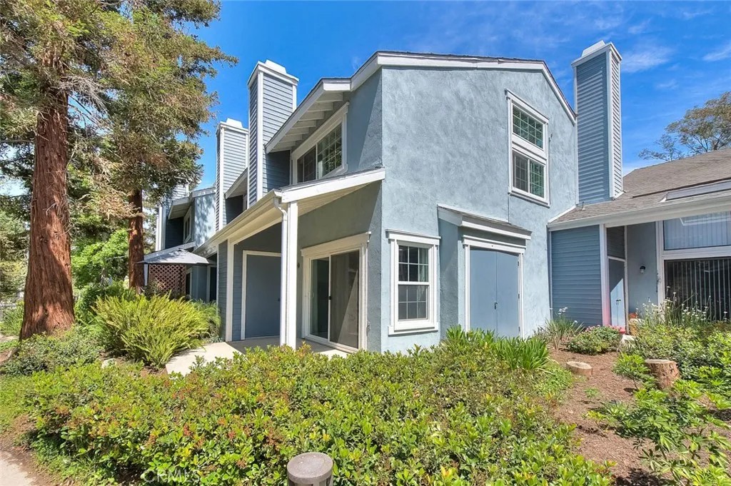 700 E Lake Drive East 7