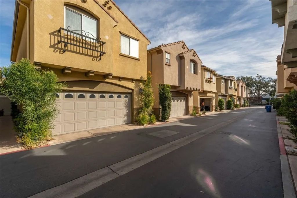 Photo of 9562 Sundance Street, Pacoima, CA 91331 (MLS # FR25280646)