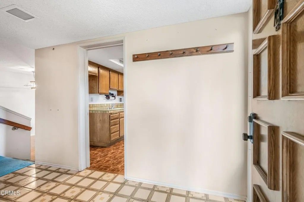 Photo of 3063 Marigold Place, Thousand Oaks, CA 91360 (MLS # V1-33636)