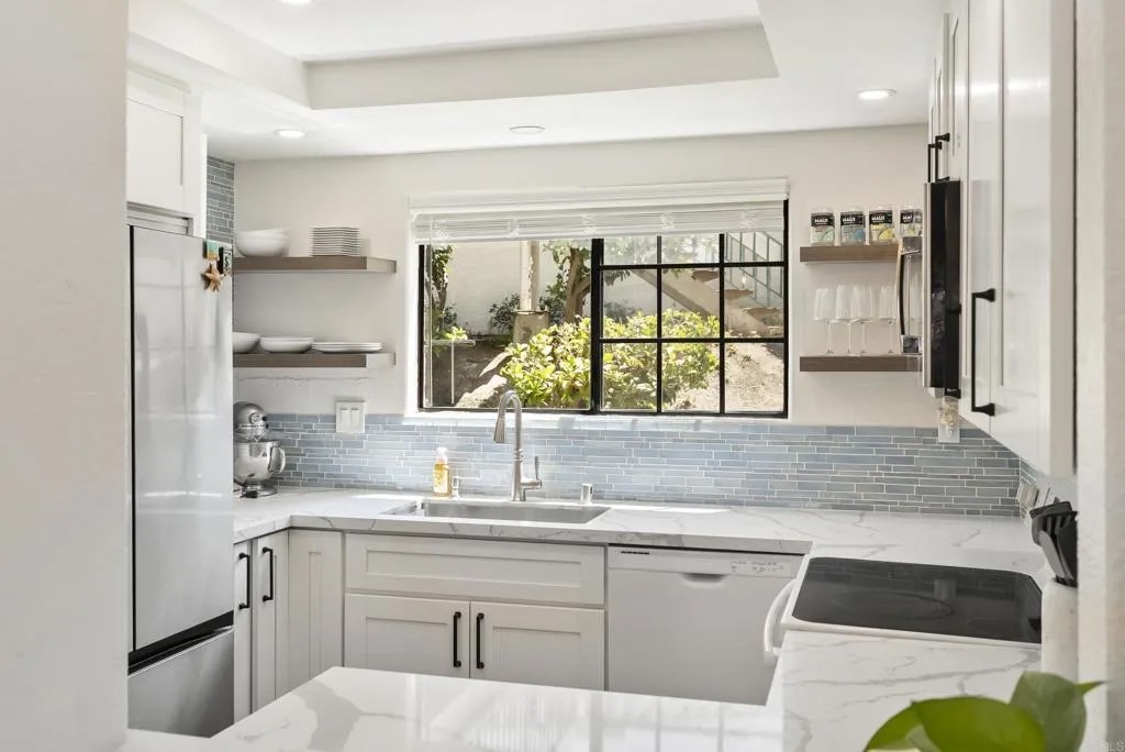 16232 Avenida Venusto B