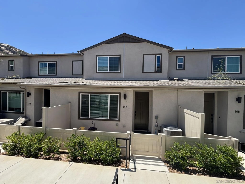Photo of 312 Zest Lane, Fallbrook, CA 92028 (MLS # 260015932)