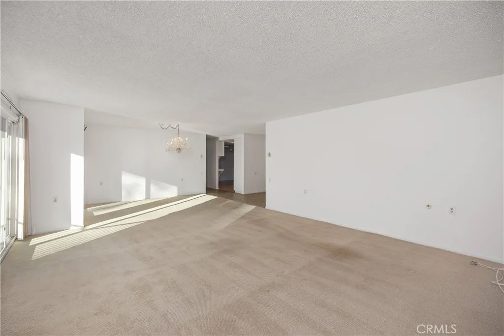 2388 W Via Mariposa 3E