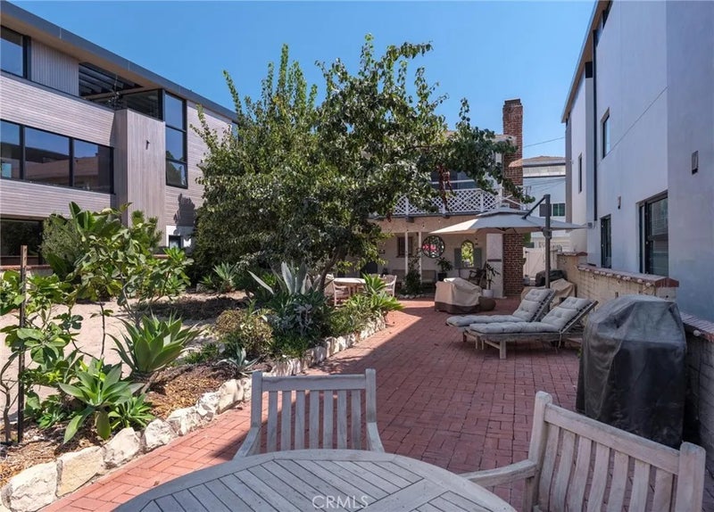60 18th Street