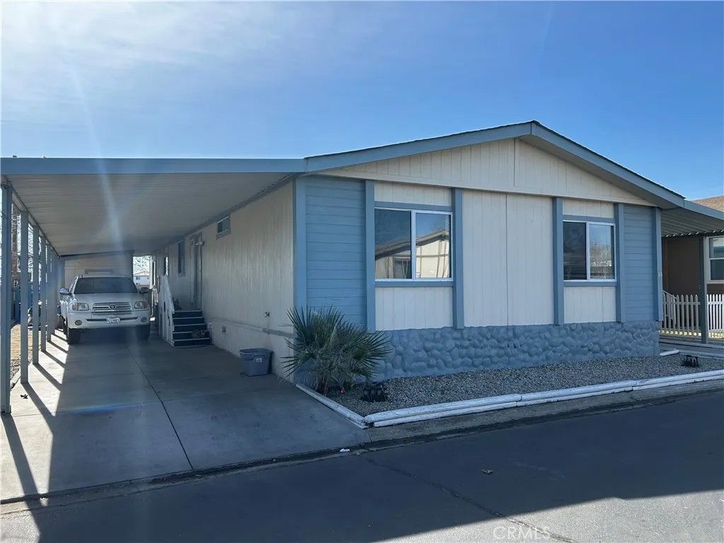Photo of 2121 E I #10, Lancaster, CA 93535 (MLS # SR26021905)