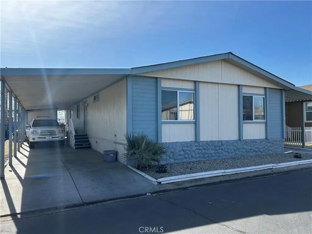 Photo of 2121 E I #10, Lancaster, CA 93535 (MLS # SR26021905)