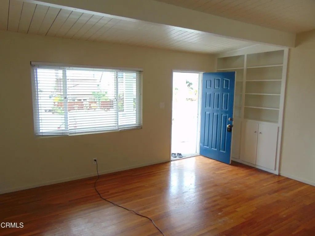 Photo of 2011 Pierpont Boulevard, Ventura, CA 93001 (MLS # V1-35732)